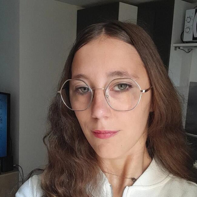 Babysitter in Decazeville: Elodie