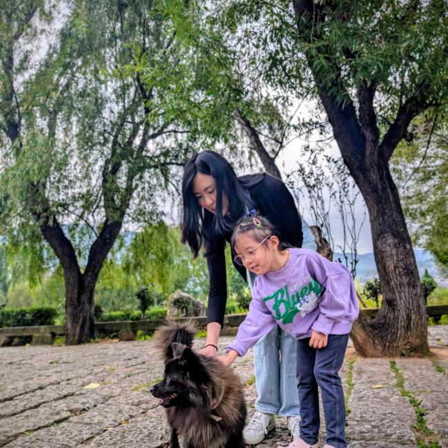 Babysitting job in Singapore: Lim