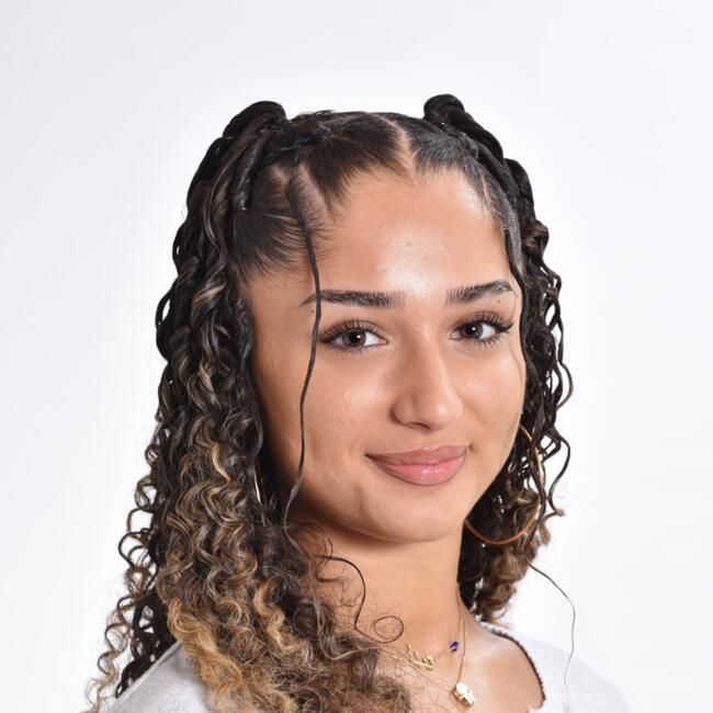 Babysitter in Luxembourg: Tina