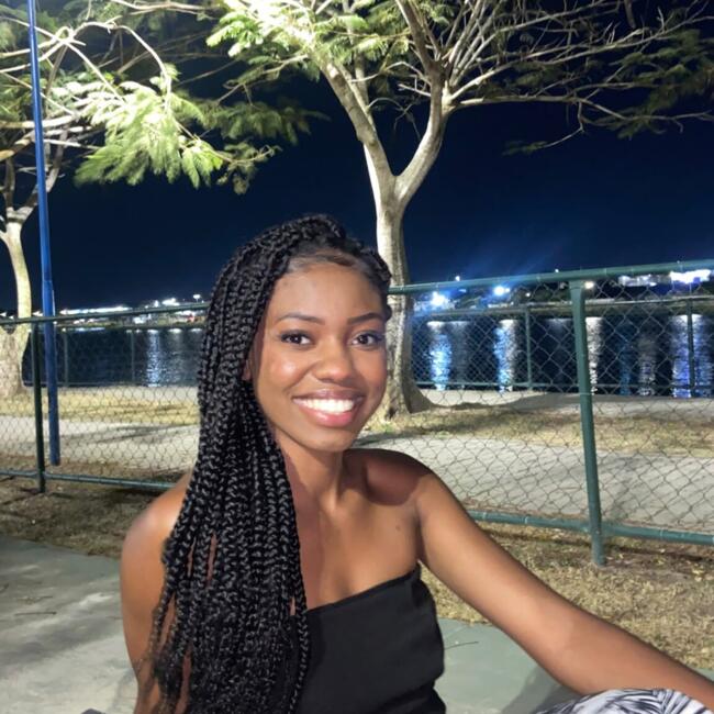 Emprego de babá em Salvador: Geisiele