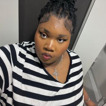 Babysitter in Clydebank: Ola