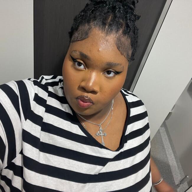 Babysitter in Clydebank: Ola