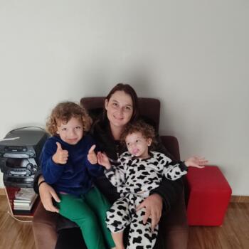 Babysitting job in Araucária: babysitting job Thaís