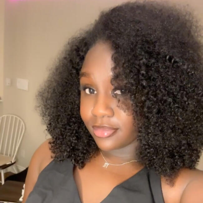 Babysitter in Montreal: Maimouna