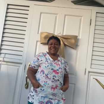 Babysitter Jamaica: Paulette