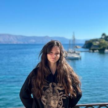 Babysitter in Cognac: Kiara