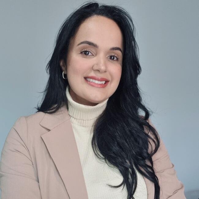 Emprego de babá em Brasília: Milena