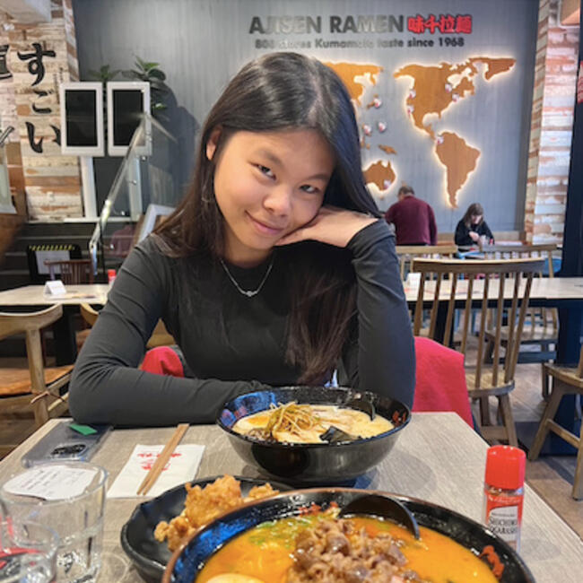 Babysitter in Auckland: Violet