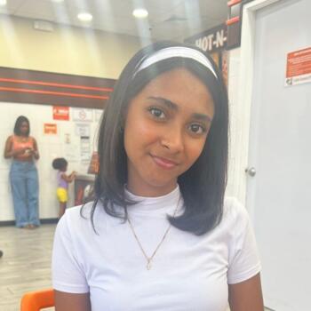 Niñera en Ciudad de Colón: Karishma