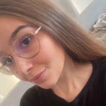 Babysitter in Saint-Ghislain: Alexia