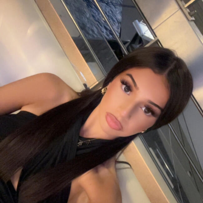 Babysitter in Nice: Kenza