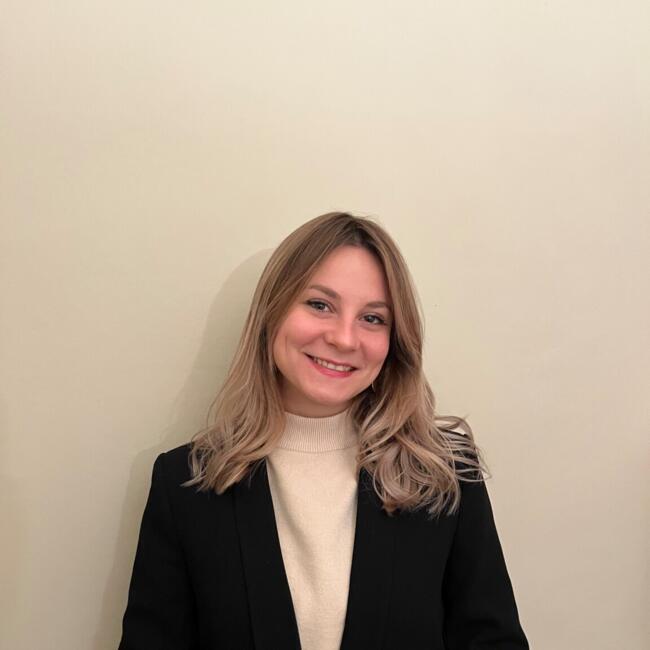 Babysitter in Bordeaux: Indra