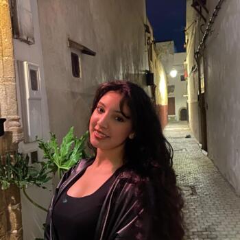 جليسة أطفال رباط: Hajar