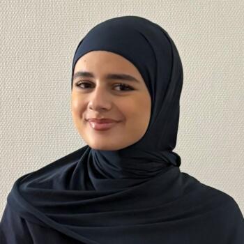 Babysitter in Paris: Kenza