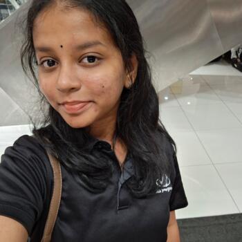 Babysitter in Petaling Jaya: Lily