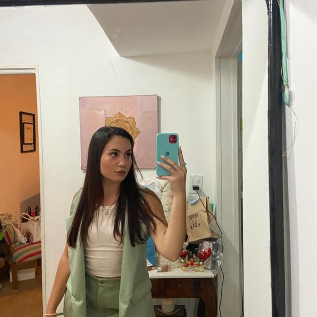 Babysitter in San Fernando: Juli