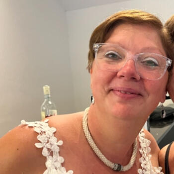 Babysitter in Manage: Doris