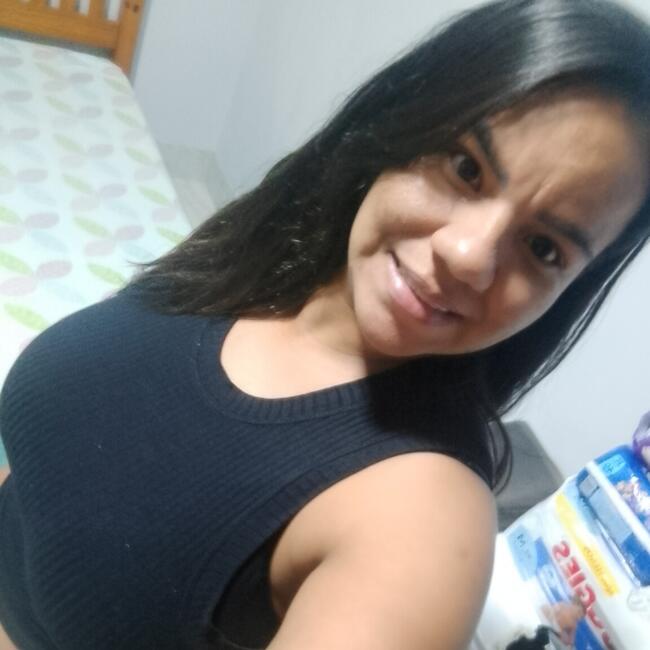 Emprego de babá em Brasília: Daiane