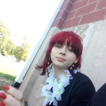 Babysitter in Pierson (Michigan): Dee