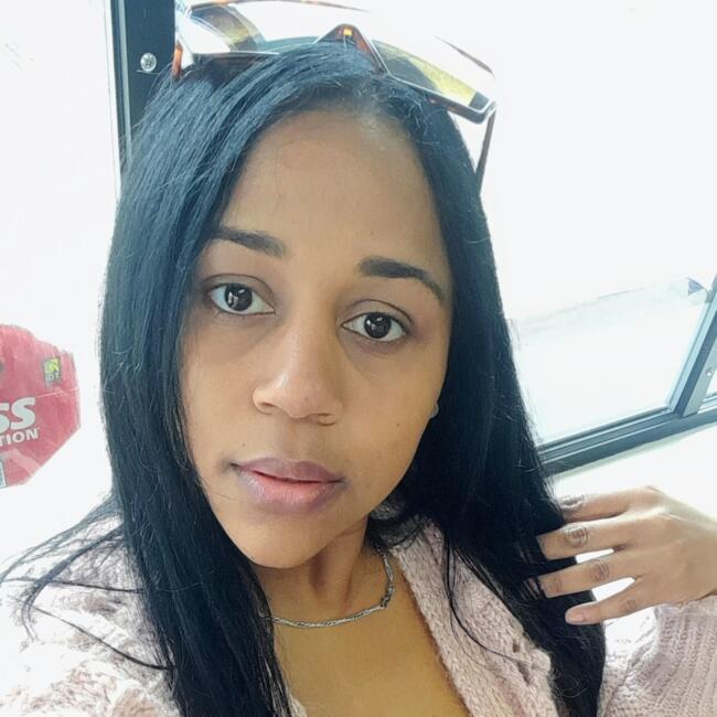 Babysitter in Nashua: Solange