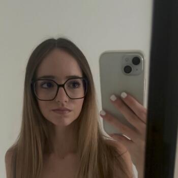 Babysitter in Saint-Martin-d'Hères: Lena