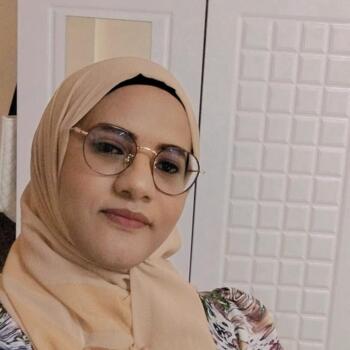 جليسة أطفال في إمارة الشارقة: Ruaa Warag
