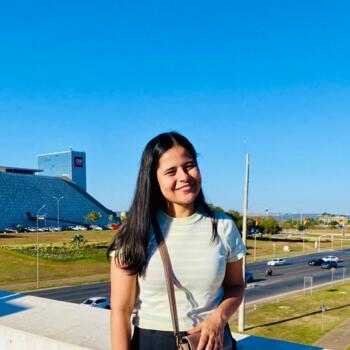 Babysitter Brasília: Maria