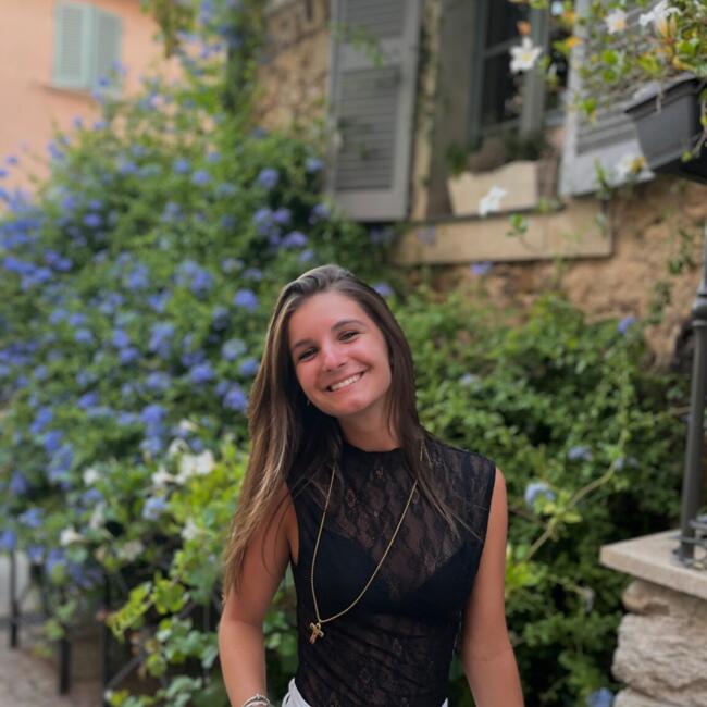 Babysitter in Rochefort-du-Gard: Eva