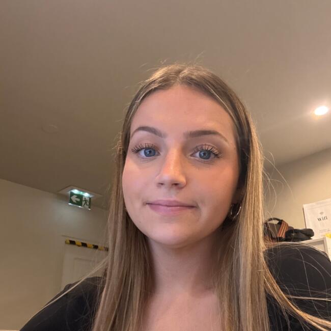 Barnvakt i Paris: Marianne