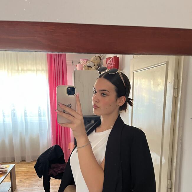 Bebisiterka u Ribnica: Lena