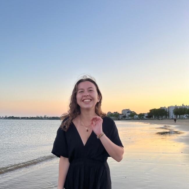 Babysitter in Saint-Nazaire: Louise