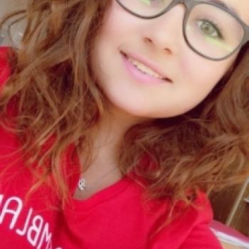 Baby-sitter in Saint-Lô: Laureen