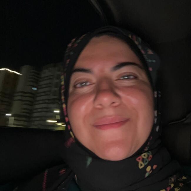 وظيفة جليسة أطفال في العبور: Aya