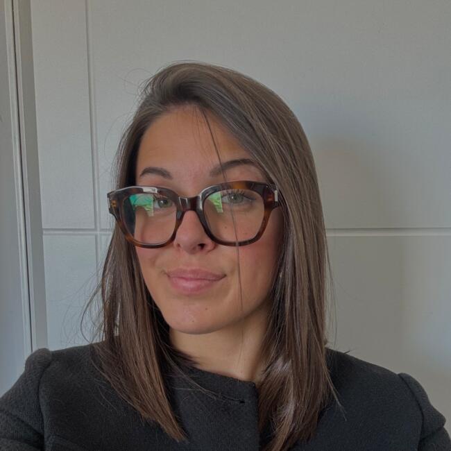 Babysitter in La Rochelle: Adele