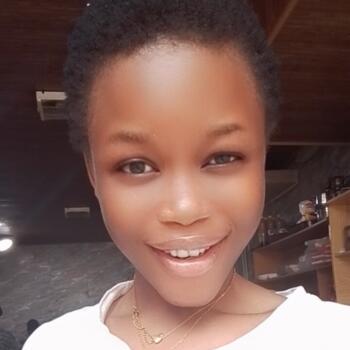 Babysitter in Bingerville: Célestine