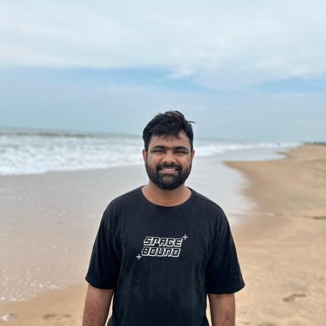 हैदराबाद में बेबीसिटिंग की नौकरी: VamshiKrishna