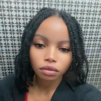 Babysitter in Dubai: Mariam