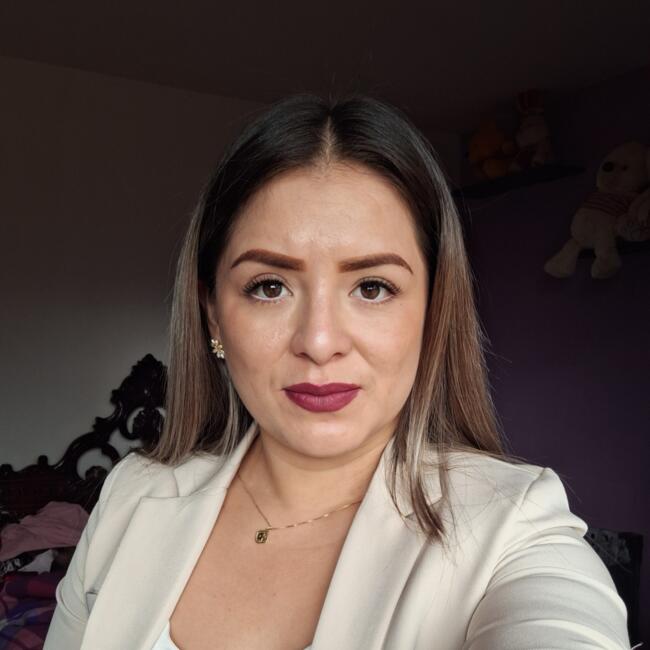 Niñera en Larraga: Katheryne