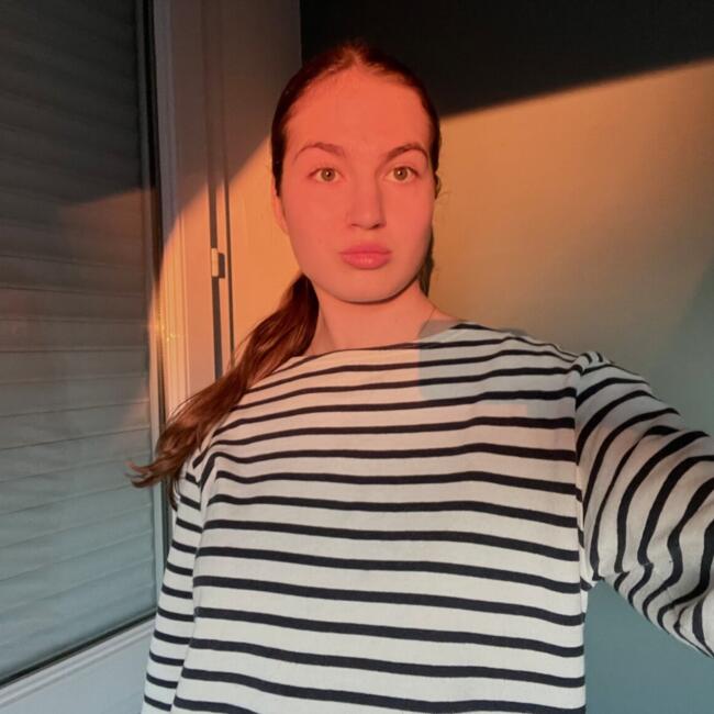 Babysitter in Quimper: Anna