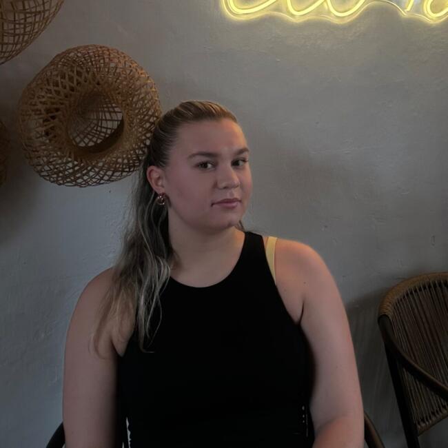 Babysitter in Saint-Paul-en-Chablais: Elise