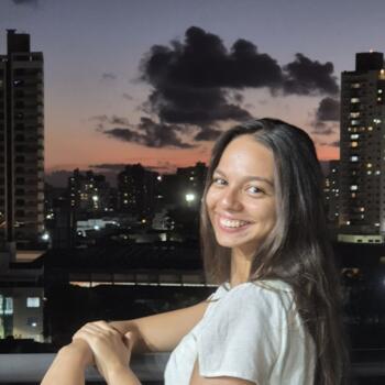 Babysitter in Itajaí: Maely