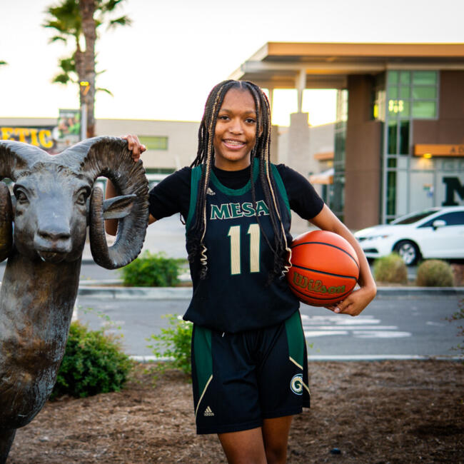 Babysitter in Hemet: Christal