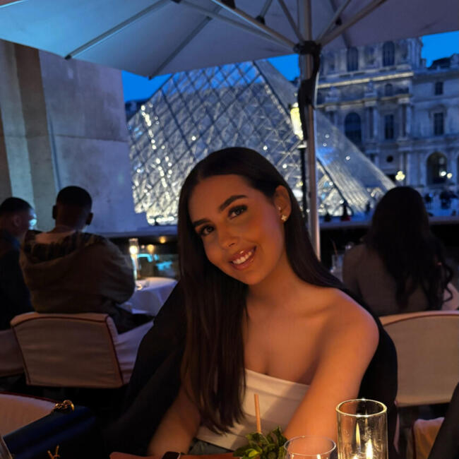 Babysitter in Montfermeil: Yasmine