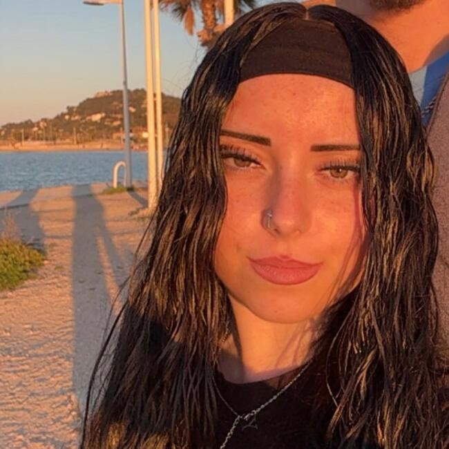 Babysitter in La Garde: Yris