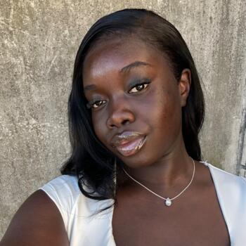 Babysitter Orléans: Awa