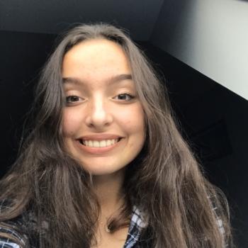 Babysitter in Saint-Nazaire: Léonie