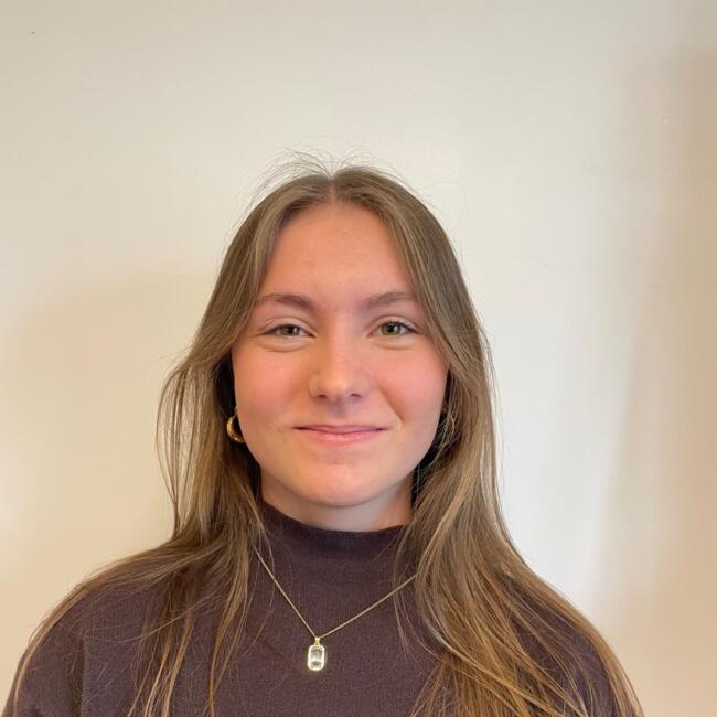 Babysitter in Nantes: Zelie