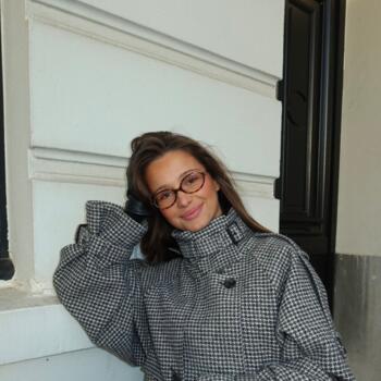 Babysitter in London: Julie