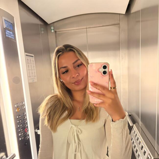 Babysitter in Altbach: Christina