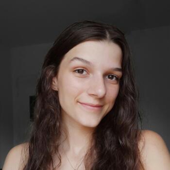 Baby-sitter Saint-Victor-la-Coste: Adélie